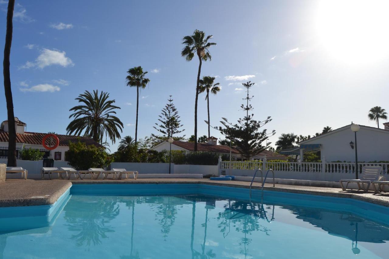 White Exclusive Bungalow. 2 Rooms, Garden & Pool. 마스팔로마스 외부 사진