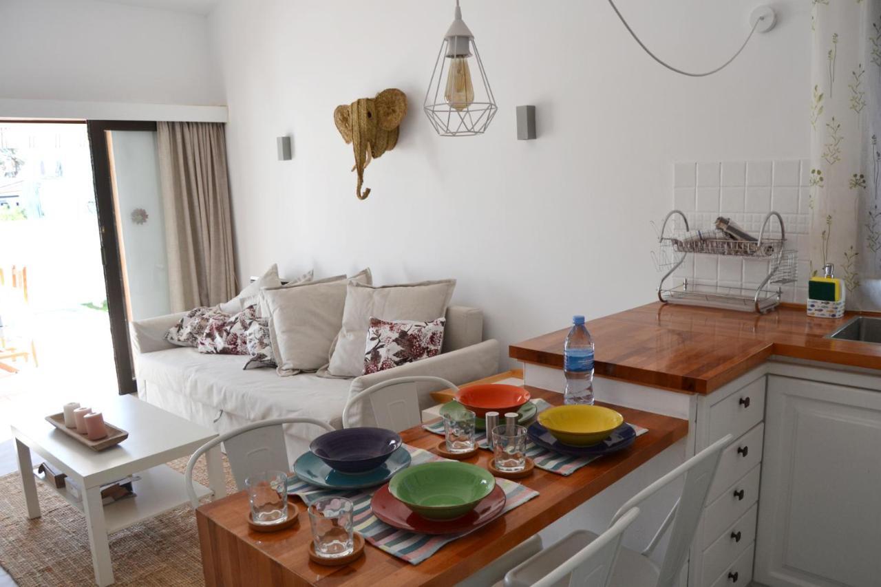 White Exclusive Bungalow. 2 Rooms, Garden & Pool. 마스팔로마스 외부 사진