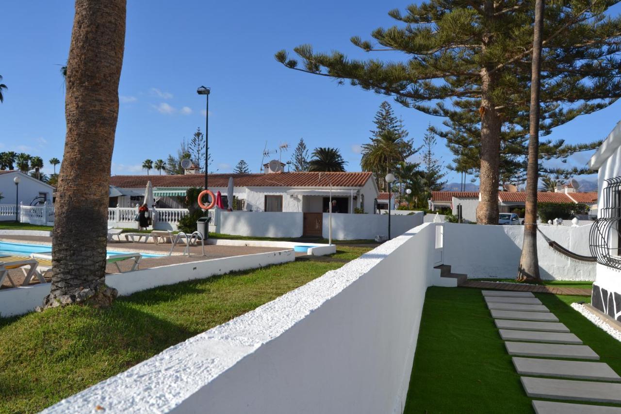 White Exclusive Bungalow. 2 Rooms, Garden & Pool. 마스팔로마스 외부 사진