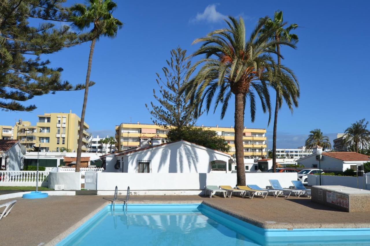 White Exclusive Bungalow. 2 Rooms, Garden & Pool. 마스팔로마스 외부 사진