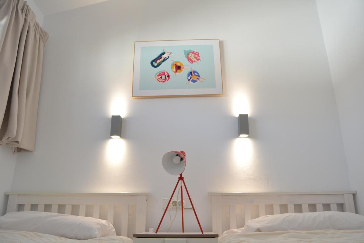 White Exclusive Bungalow. 2 Rooms, Garden & Pool. 마스팔로마스 외부 사진