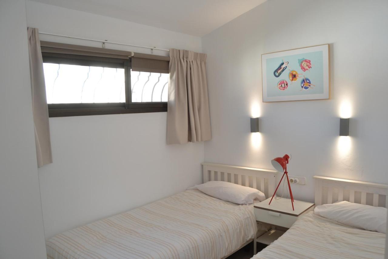 White Exclusive Bungalow. 2 Rooms, Garden & Pool. 마스팔로마스 외부 사진